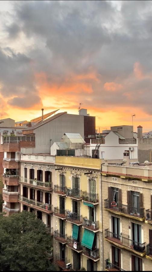 Charming Appartement In The Heart Of Barcelona Bagian luar foto